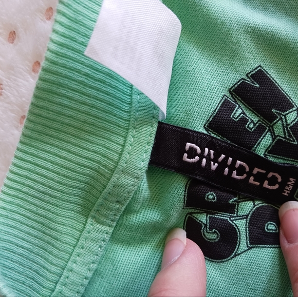 Tie dye Green day band T-shirt by divided. tag reads small, but fits bigger! - Picture 9 of 9